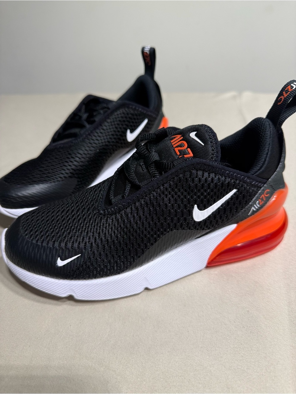 Nike Air Max 270 Kids Black Orange Sneakers Size 1.5Y NWOB